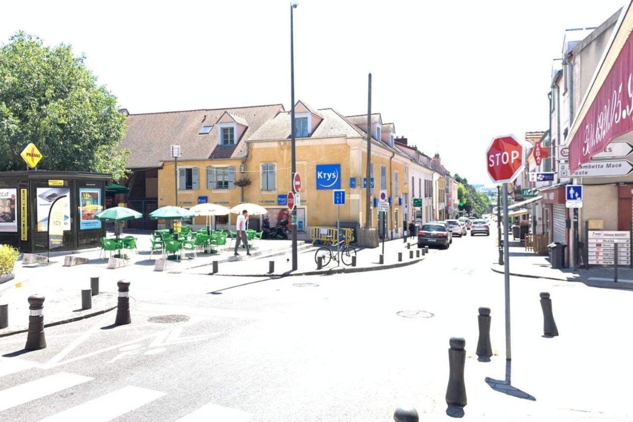 M8 Le Vieux Massyrer600Morly20 Minnetflixneuf Massy  Buitenkant foto